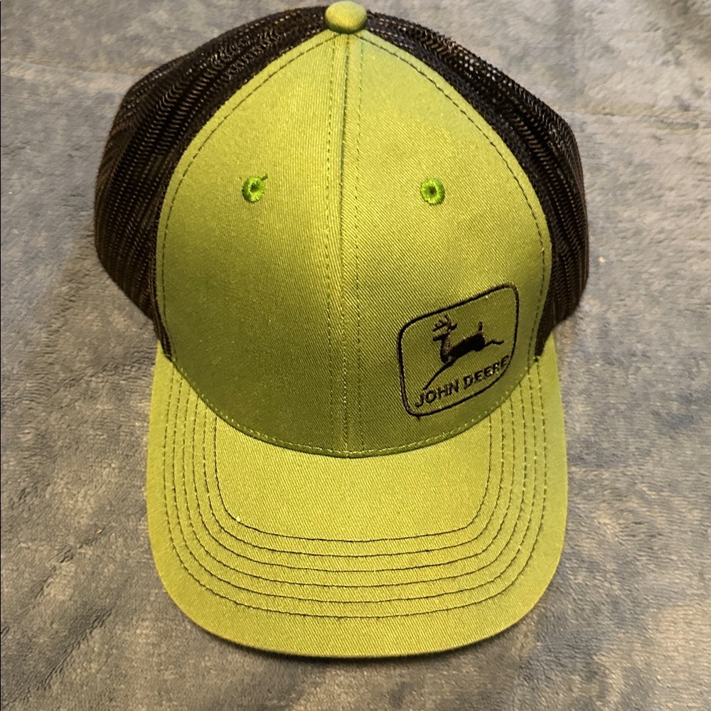 John Deere Men’s Green And Black SnapBack Hat